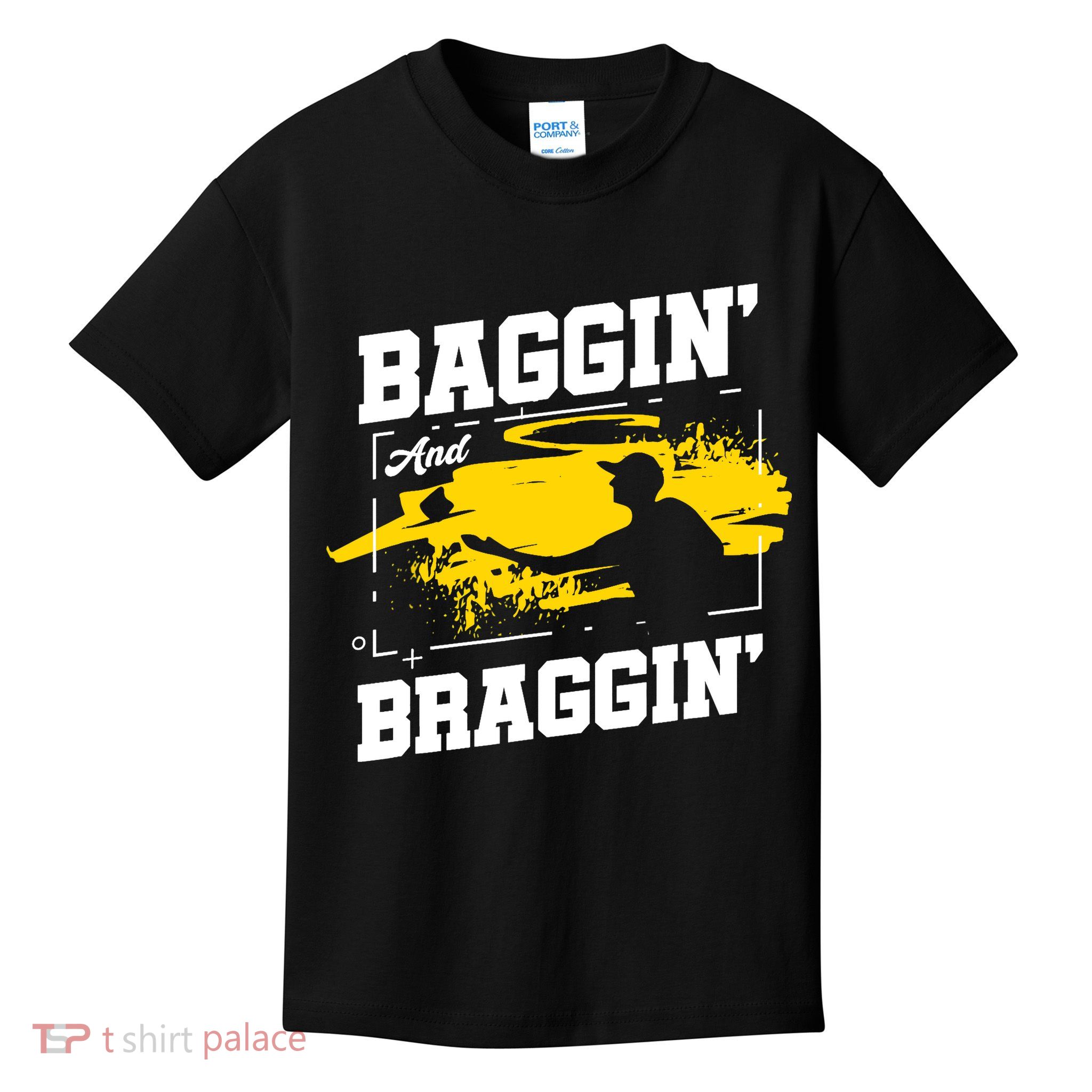 Baggin´ And Braggin´ | Bean Bag Toss | Cornhole Player Kids T-Shirt