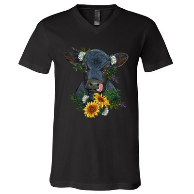 Black Angus Calf Cow Farm Animals Farmer Cow Farming V-Neck T-Shirt