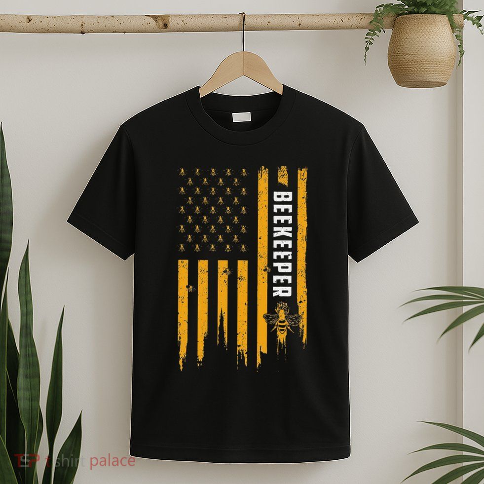 Beekeeping American Flag Honeycomb Honey Bees Beekeeper T-Shirt