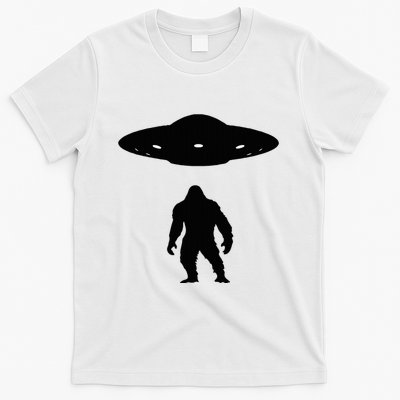 Bigfoot And Ufo Funny T-Shirt