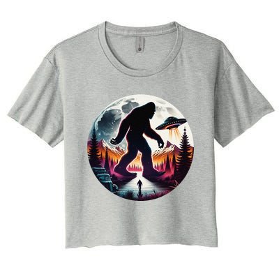 Bigfoot Alien Ufo Encounter Women's Crop Top Tee