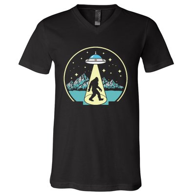 Bigfoot Abduction! Vintage Sasquatch & Ufo Alien Graphic V-Neck T-Shirt