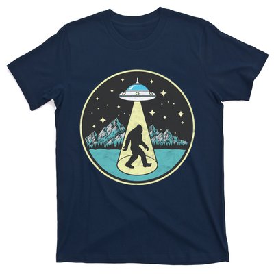 Bigfoot Abduction! Vintage Sasquatch & UFO Alien Graphic T-Shirt