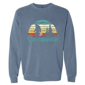 Bassquatch Bigfoot Believer Bass Fishing Yeti Sasquatch Garment-Dyed Sweatshirt