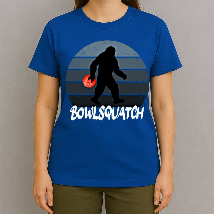 Bowlsquatch Bigfoot Bowling Ball Sasquatch Bowler Squatch Gift T-Shirt