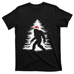 Bigfoot Believe Christmas Tree Sasquatch Santa Funny Bigfoot T-Shirt