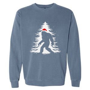 Bigfoot Believe Christmas Tree Sasquatch Santa Funny Bigfoot Garment-Dyed Sweatshirt