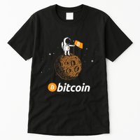 Bitcoin Btc Crypto To The Moon Featuring Astronaut Tall T-Shirt