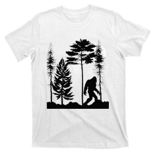 Bigfoo Bigfoot Hiding In Forest At Night Sasquatch T-Shirt