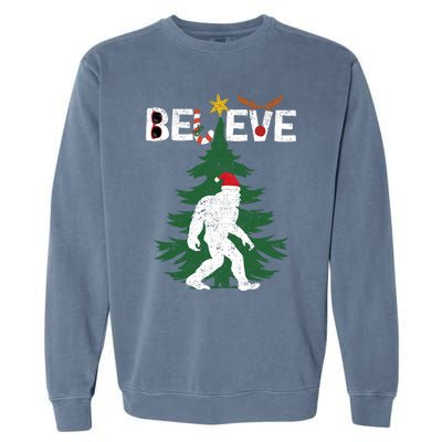 Believe Bigfoot Sasquatch Yeti Santa Hat Christmas Pajamas Garment-Dyed Sweatshirt