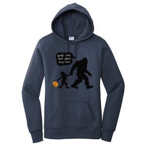 Baby Bigfoot Smell My Feet Halloween Women's Pullover Hoodie