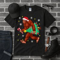 Bigfoot Carrying Christmas Tree Funny Xmas 2021 Sasquatch Tall T-Shirt