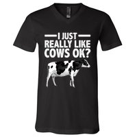 Best Cow Design Cattle Farming Dairy Cow Lover V-Neck T-Shirt