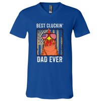 Best Cluckin' Dad Ever Funny Father's Day Chicken Farm V-Neck T-Shirt