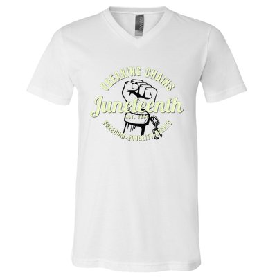 Breaking Chains Established 1865 Juneteenth Black History  V-Neck T-Shirt