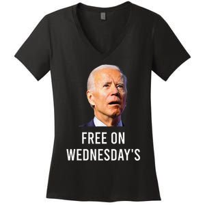 Biden Campaign Hawks ‘Free On Wednesdays’ Anti Trump Women's V-Neck T-Shirt