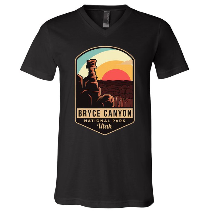 Bryce Canyon National Park Hiking Utah Tourist Souvenirs V-Neck T-Shirt