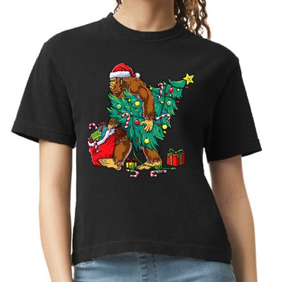 Bigfoot Christmas Tree Lights Xmas Sasquatch Lovers Comfort Colors Boxy T-Shirt