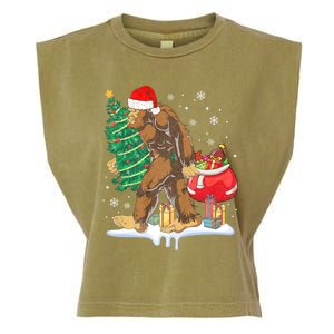 Bigfoot Christmas Tree Lights Xmas Sasquatch Lovers Garment-Dyed Women's Muscle Tee