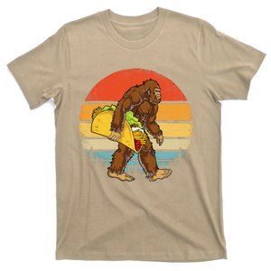 Bigfoot Carrying Taco Funny Cinco De Mayo Sasquatch T-Shirt