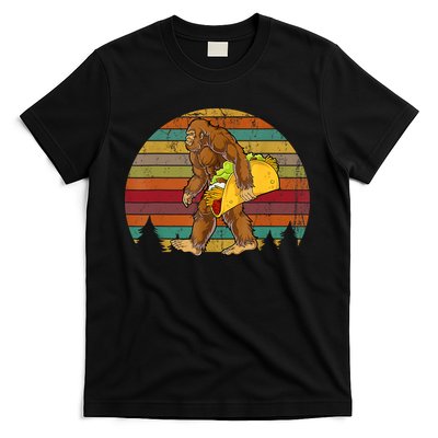 Bigfoot Carrying Taco Funny Cinco De Mayo Boy Men Sasquatch T-Shirt