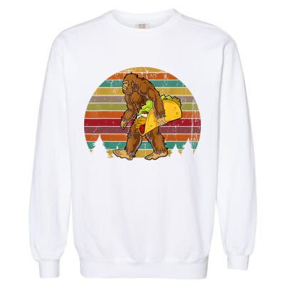 Bigfoot Carrying Taco Funny Cinco De Mayo Boy Men Sasquatch Garment-Dyed Sweatshirt
