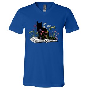 Black Cat With Flowers Book Retro Meaningful Gift V-Neck T-Shirt