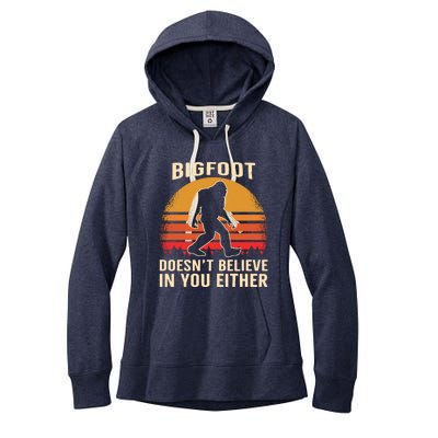 Bigfoot Doesnt Believe In You Either Bigfoot Sasquatch Retro Women's Fleece Hoodie