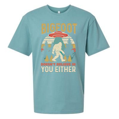 Bigfoot Doesnt Believe In You Either Funny Sasquatch Vintage Great Gift Sueded Cloud Jersey T-Shirt