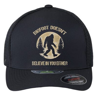 Bigfoot Doesnt Believe In You Either T Bigfoot Is Real Flexfit Unipanel Trucker Cap