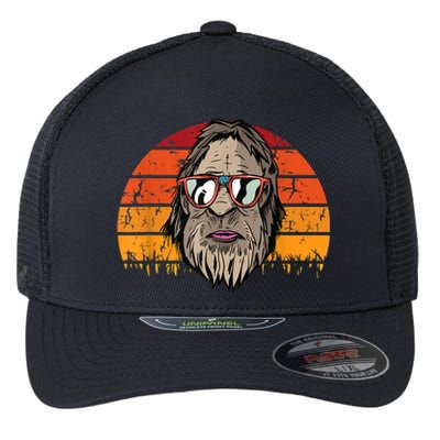 Bigfoot Dad Fathers Day Retro Vintage Sasquatch Yeti Papa Flexfit Unipanel Trucker Cap