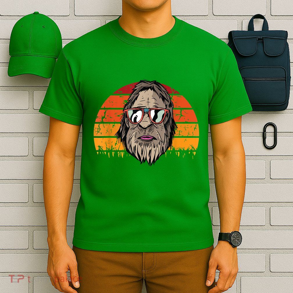 Bigfoot Dad Fathers Day Retro Vintage Sasquatch Yeti Papa T-Shirt
