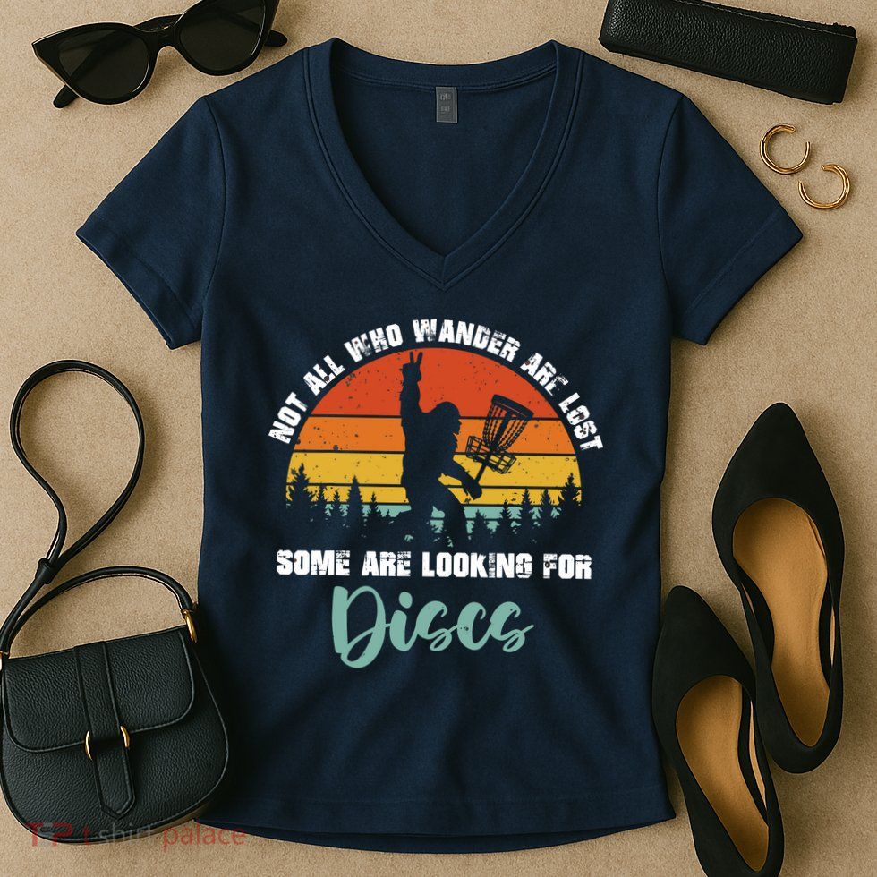 Bigfoot Disc Golf Big Foot Sasquatch Gifts For Women's V-Neck T-Shirt