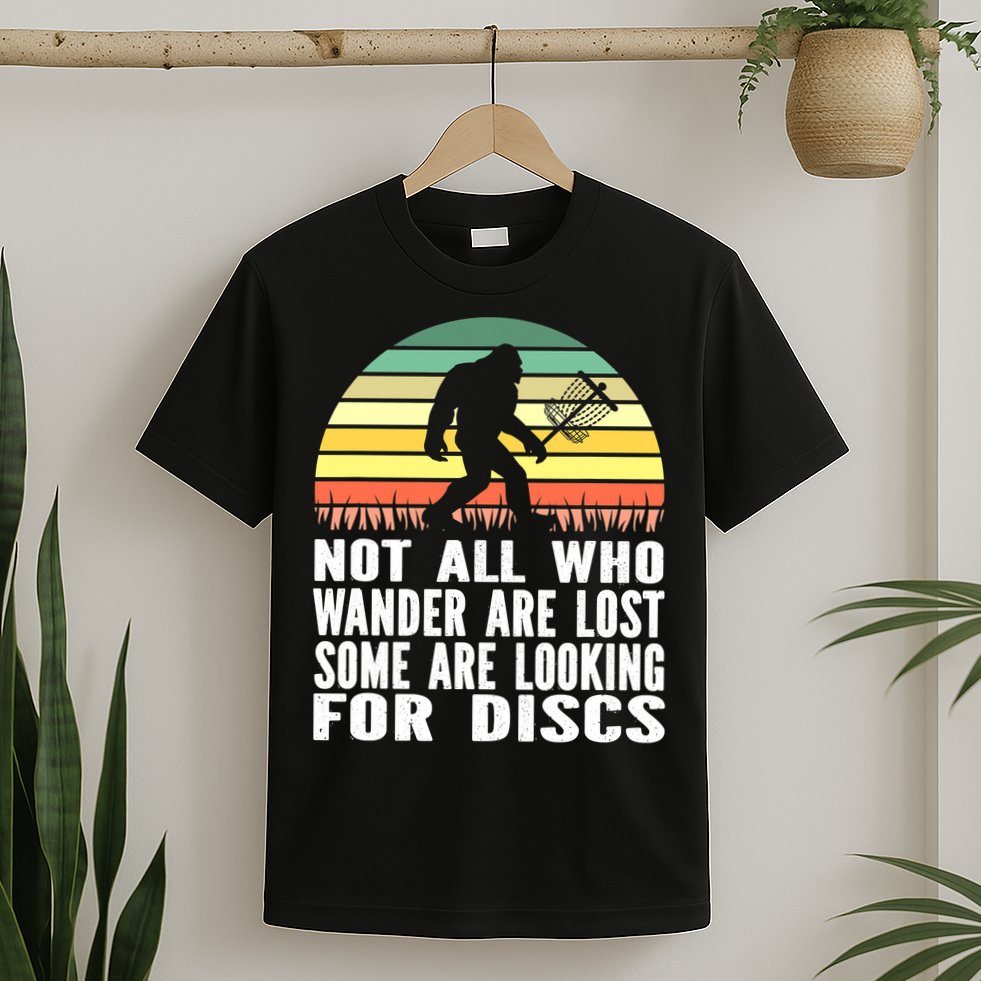 Bigfoot Disc Golf Sasquatch Funny Golf Ultimate T-Shirt