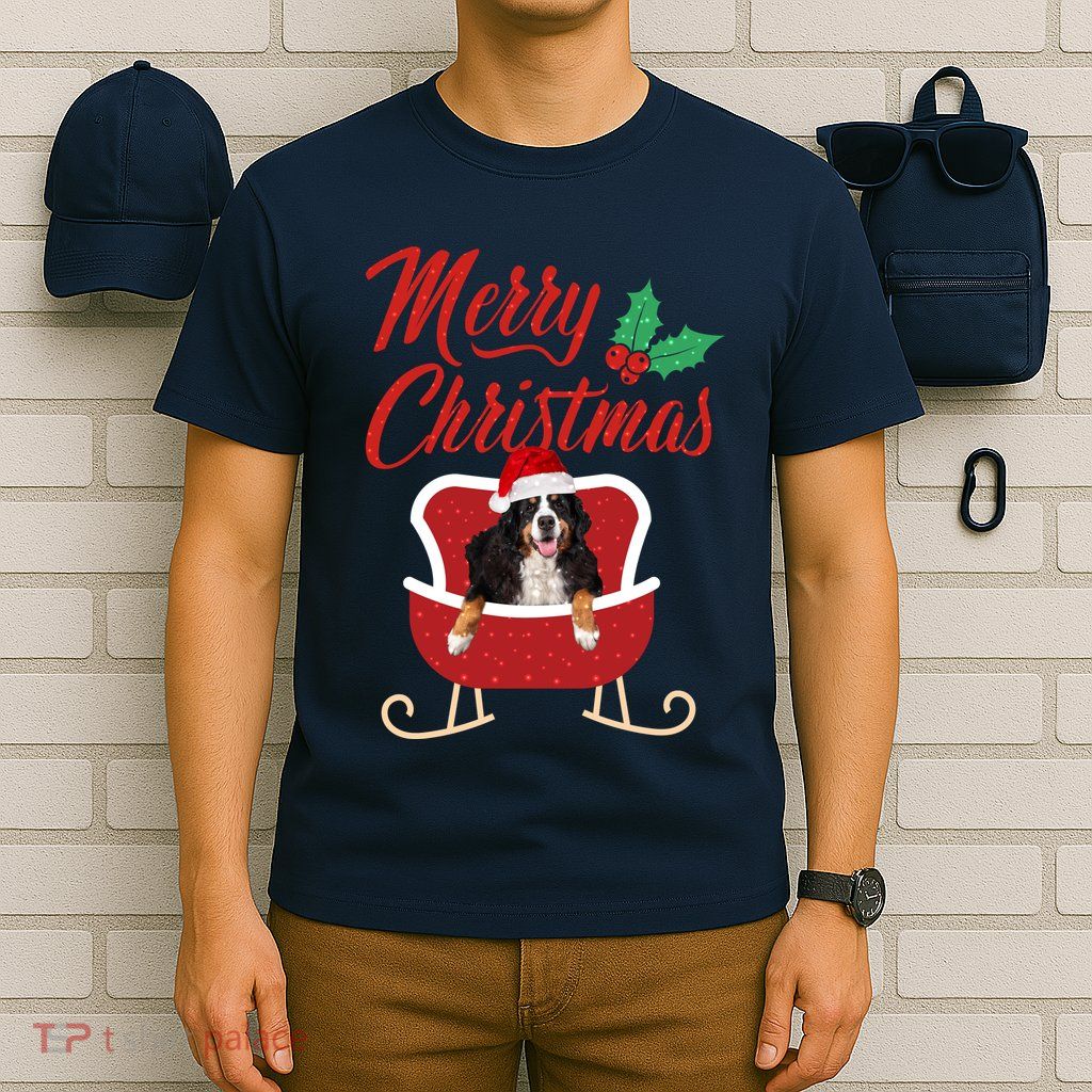 Bernese Dog Merry Christmas Design For The Holiday Season! T-Shirt