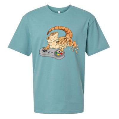 Bearded Dragon Playing Video Game Reptiles Pagona Gamer Sueded Cloud Jersey T-Shirt