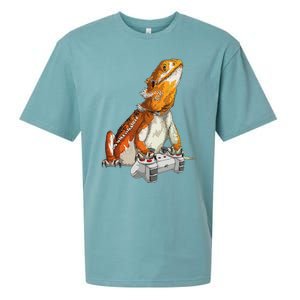 Bearded Dragon Playing Video Games Reptiles lizard Gamers Sueded Cloud Jersey T-Shirt