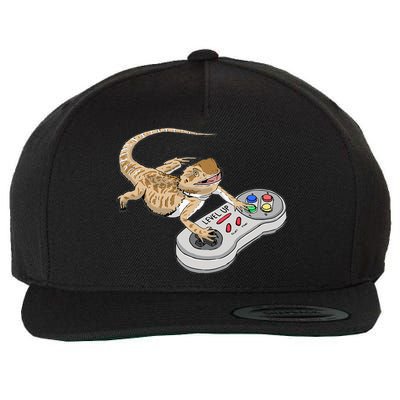 Bearded Dragon Playing Video Game Reptiles Pagona Gamers Wool Snapback Cap