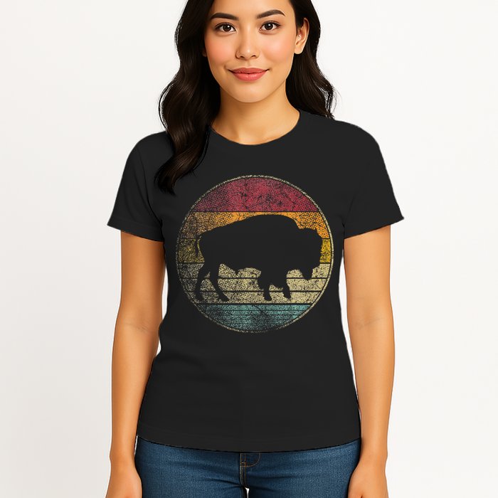 Buffalo Distressed Retro Bison Animal Lover Womens T-Shirt