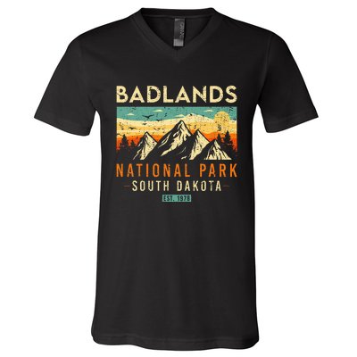 Badlands Est. 1978 Vintage Retro South Dakota National Park V-Neck T-Shirt