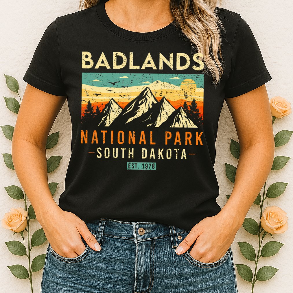 Badlands Est. 1978 Vintage Retro South Dakota National Park Womens T-Shirt