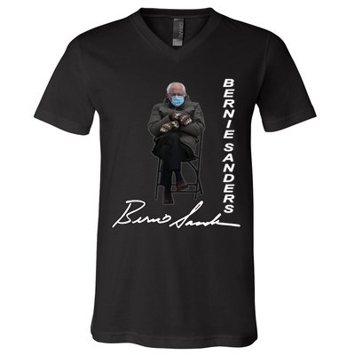 Bernie Sanders Mitten Meme Signature V-Neck T-Shirt