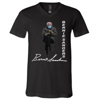 Bernie Sanders Mitten Meme Signature V-Neck T-Shirt