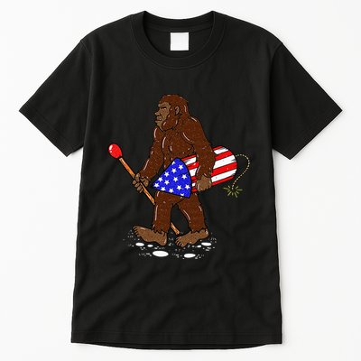 Bigfoot Fireworks 4th Of July Funny Men Sasquatch Lover Tall T-Shirt