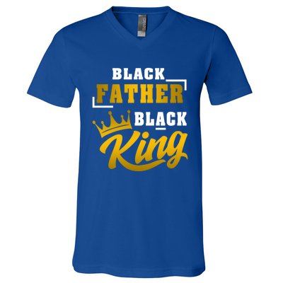 Black Father Black King African American Dad Fathers Day Cool Gift V-Neck T-Shirt