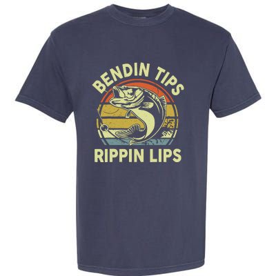 Bass Fish Dad Bendin Tips Rippin Lips Funny Papa Fishing Garment-Dyed Heavyweight T-Shirt