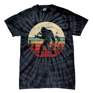 Bigfoot Fishing Funny Retro Sasquatch Fishermen Men Tie-Dye T-Shirt