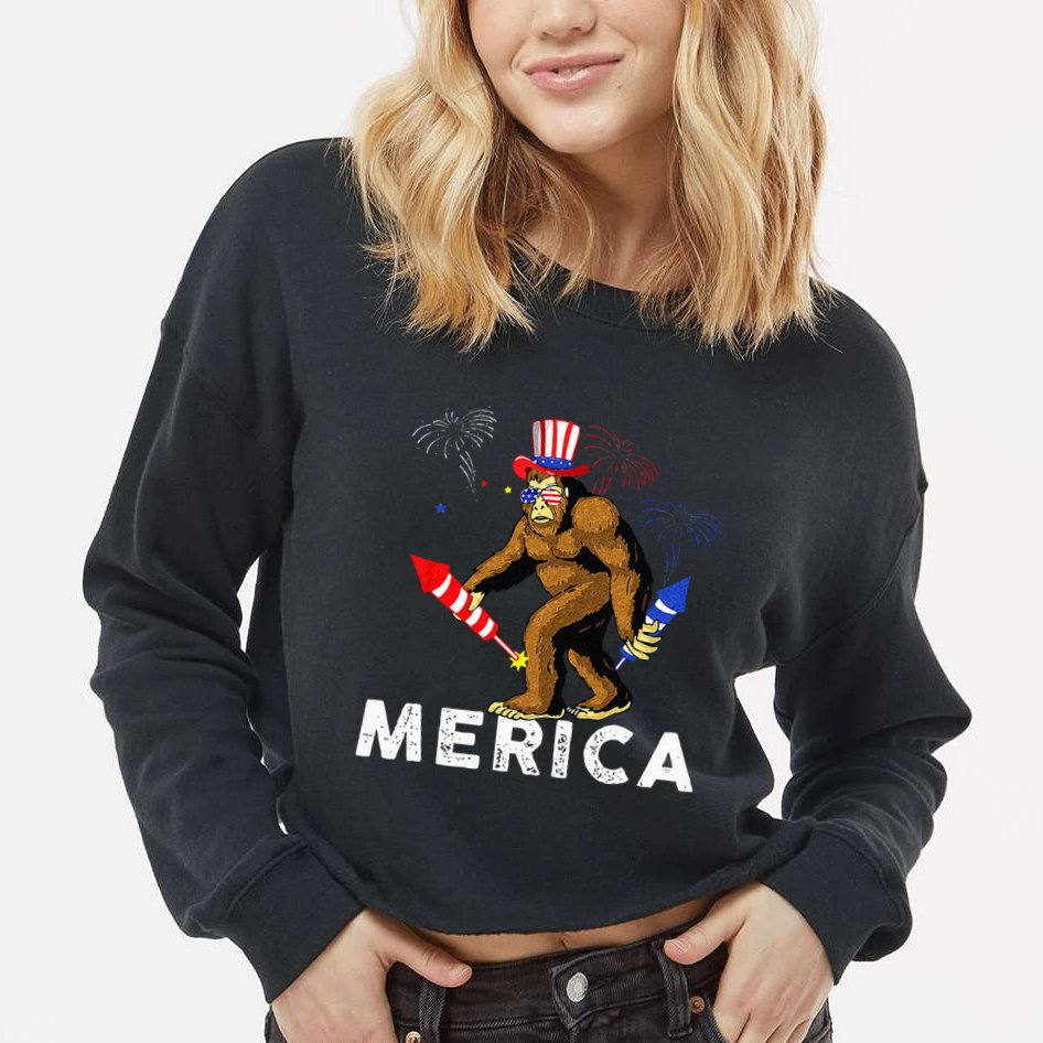 Bigfoot Fireworks Merica 4th Of July Sasquatch Cropped Pullover Crew