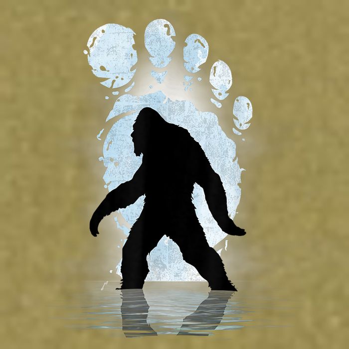 Bigfoot Footprint Moon Light Funny Sasquatch Garment-Dyed Women's Muscle Tee