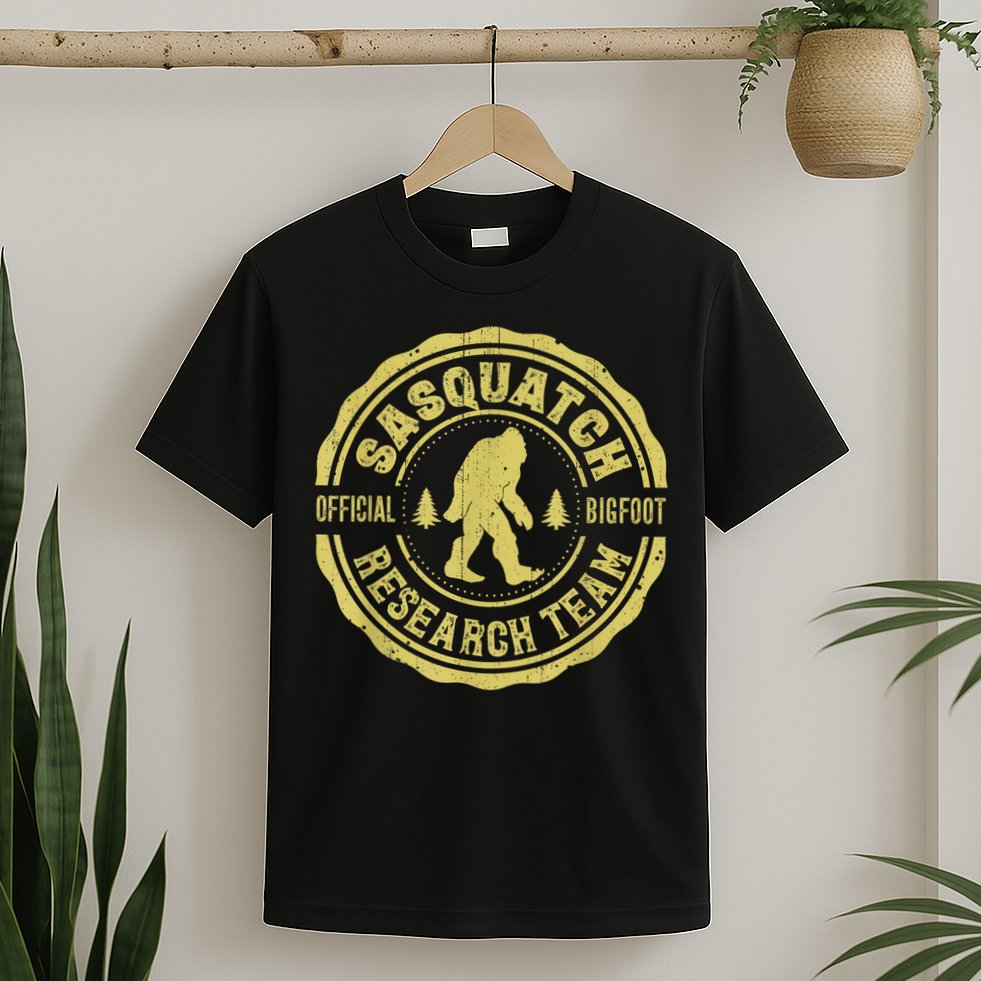 Bigfoot Finding Sasquatch Research Team Men Retro Vintage T-Shirt